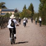 BICICLETAS ENTRE LAS BODEGAS- MEDIO DÍA