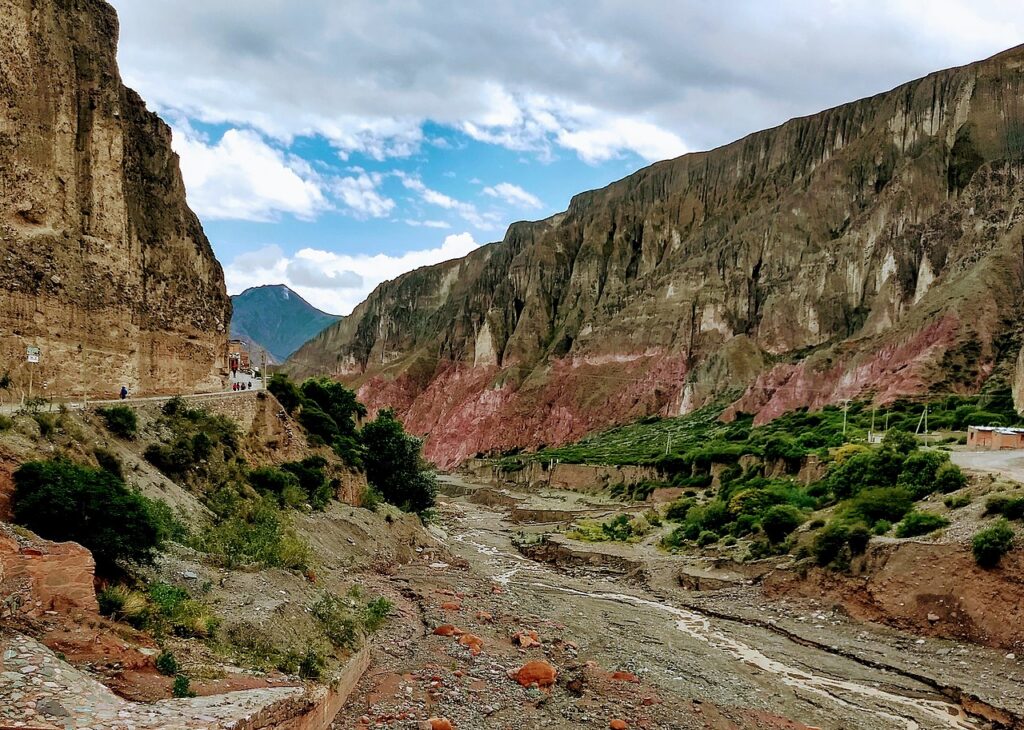 1280px-Iruya_-_Salta_1.jpg
