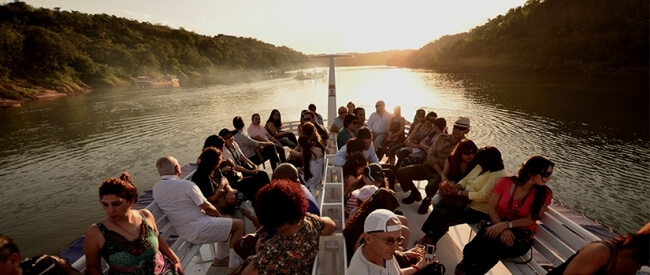 3085_2850_catamaran2.jpg