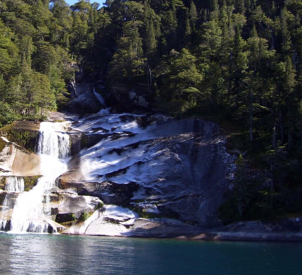 CASCADA-LOS-CANTAROS-1.jpg