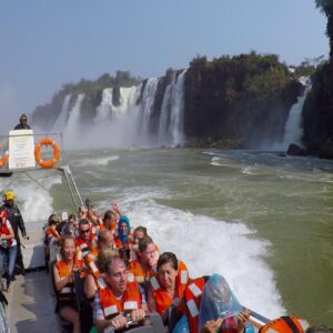 GRAN AVENTURA EN BARCO - ADICIONAL EN LA EXCURSION DE DÍA COMPLETO EN LAS CATARATAS DE IGUAZÚ, LADO ARGENTINO