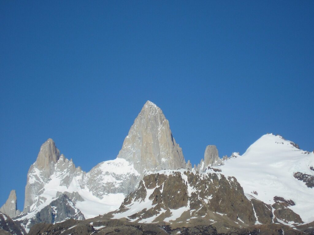 Monte-Fitz-Roy-El-Chalten.jpg