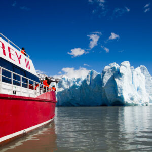 NAVEGACIÓN EN EL GLACIAR GREY - MEDIO DÍA