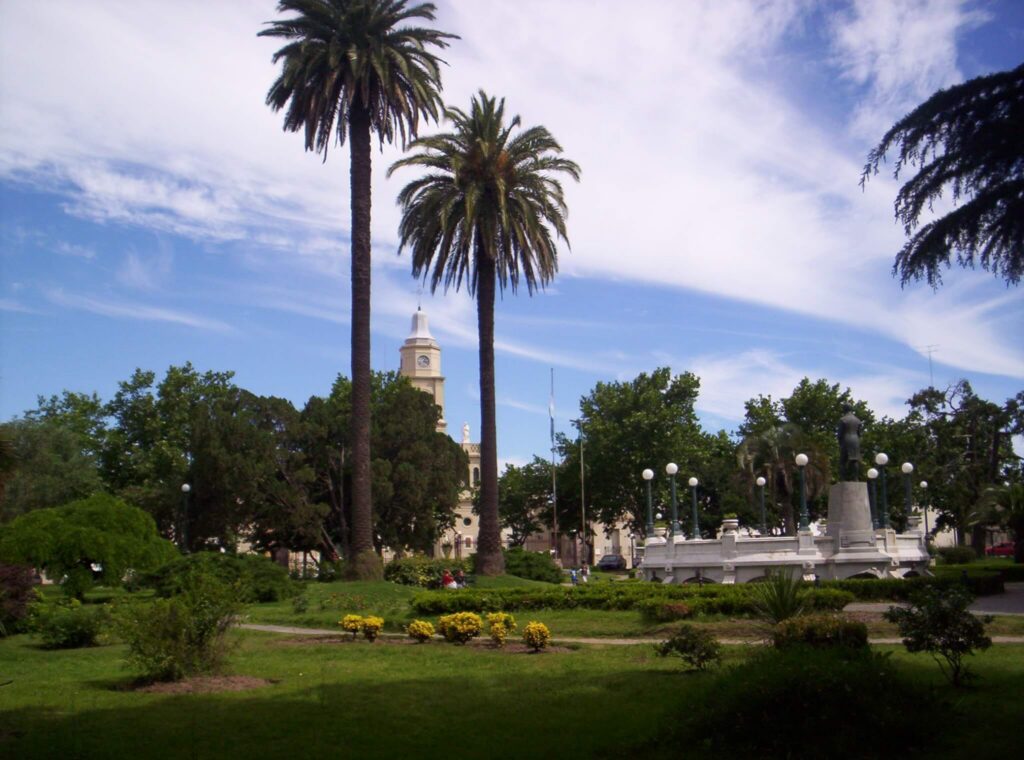 Plaza_Ruiz_de_Arellano_San_Antonio_de_Areco_Buenos_Aires.jpg