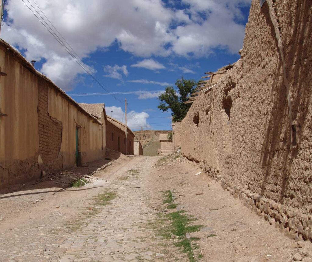 jjy-laquiaca01.jpg